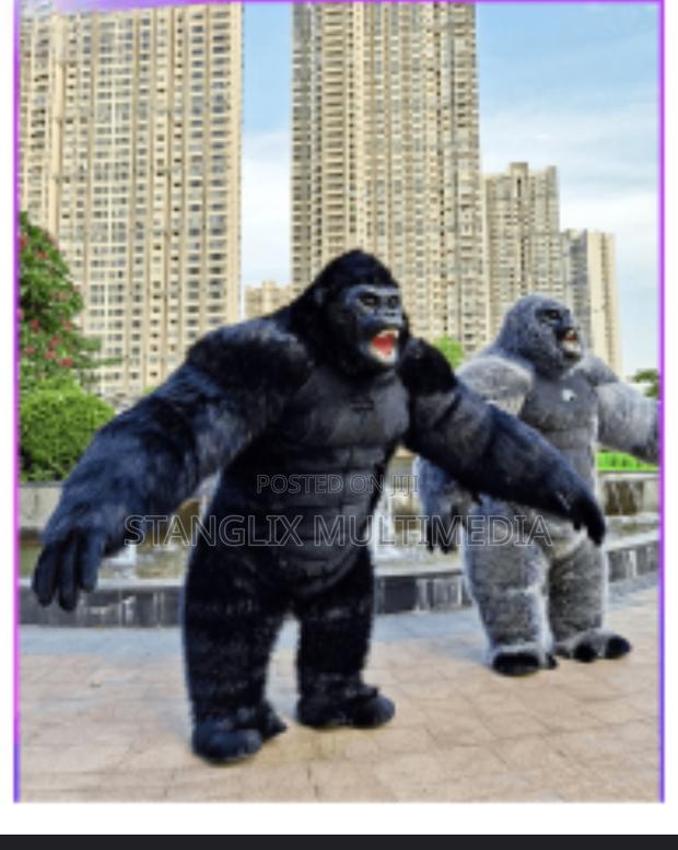Giant Gorilla Outfit · Photo 1