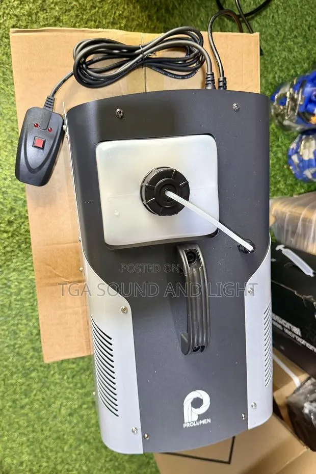 Prolumen 1500 Watts Smoke/Fog Machine With LED Lights · Photo 3