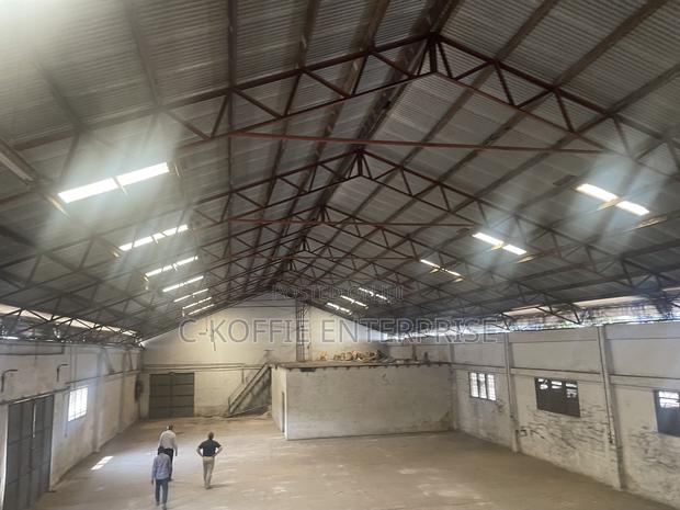 1300 SQM Warehouse at Accra Central · Photo 2