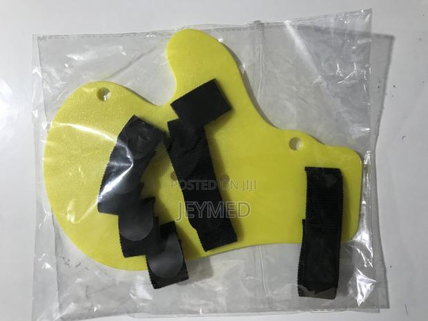 Stroke Hand Splint or Separator Board · Photo 3