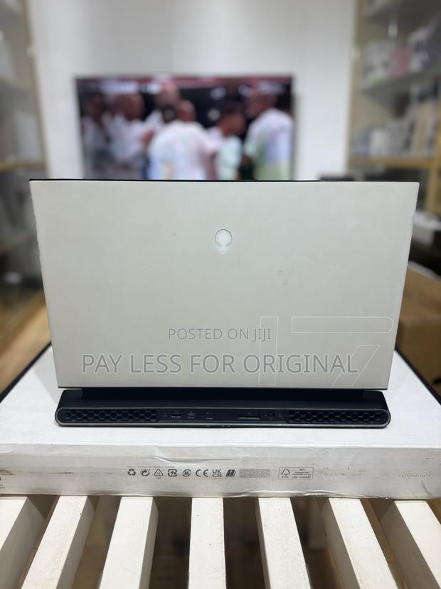 Laptop Dell Alienware 17 16GB Intel Core I7 SSD 1T · Photo 2