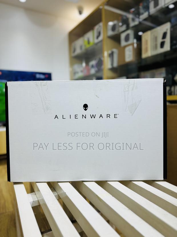 New Laptop Dell Alienware 17 R5 32GB Intel Core I9 SSD 1T · Photo 1