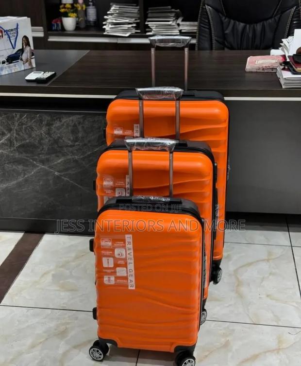 Suitcase 3-Piece · Photo 2