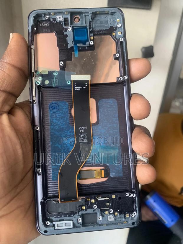 Samsung Galaxy S20plus Screen · Photo 2