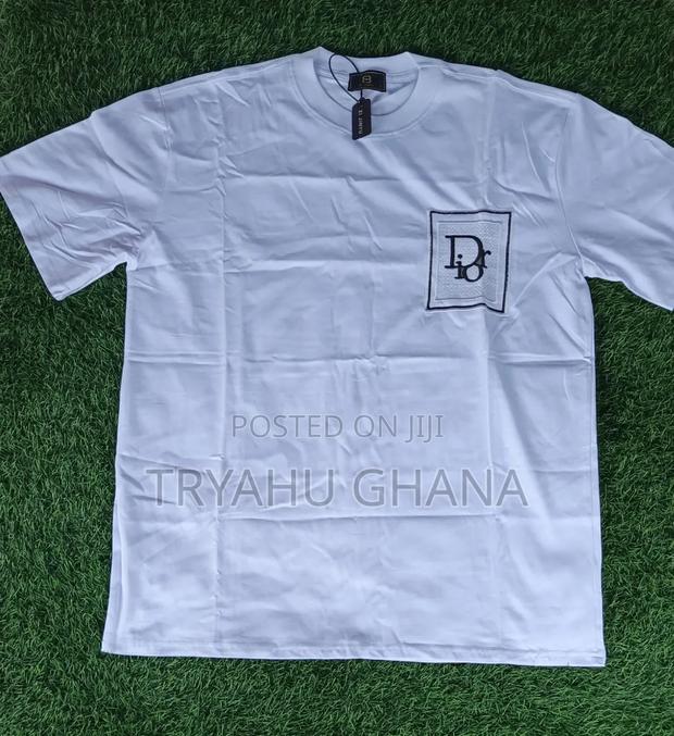 Luxurious White Dior Round-Neck Top for Sale at Tryahu · Photo 1