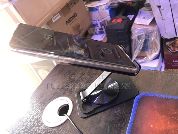 Metal Adjustable Desktop Phone and Tablet Holder · Photo 2