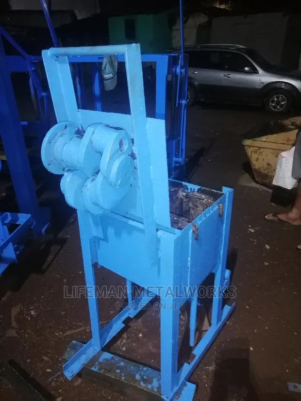 2 in 1 Manual Block Machine With Hollow Pins · Photo 1