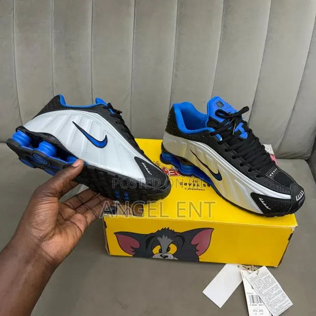 Nike Shox R4 Racer Silver Blue Sneakers (Location: Adum Kumasi) · Photo 1
