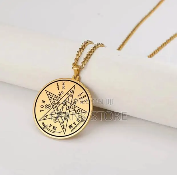Powerful Tetragrammaton Chain · Photo 1