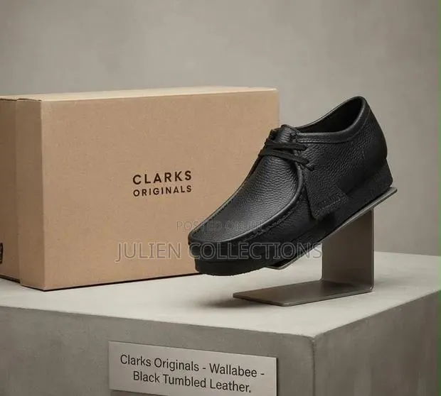 Original Clarks Wallabees PU Leather Black · Photo 1