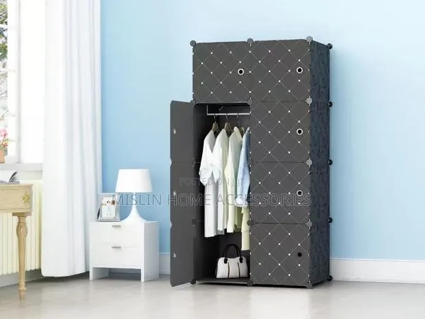 8 Cubes Wardrobe · Photo 1