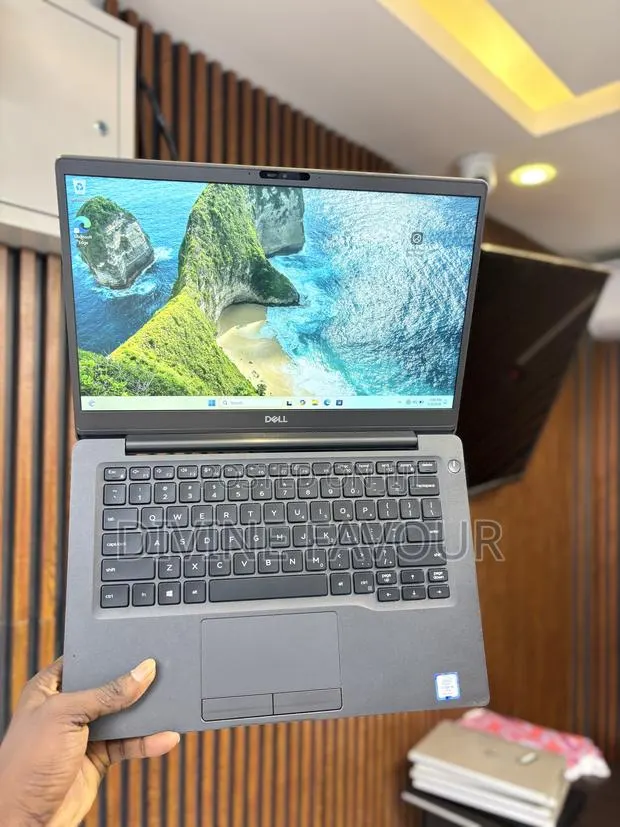 Laptop Dell Latitude 7300 8GB Intel Core i5 SSD 256GB · Photo 1
