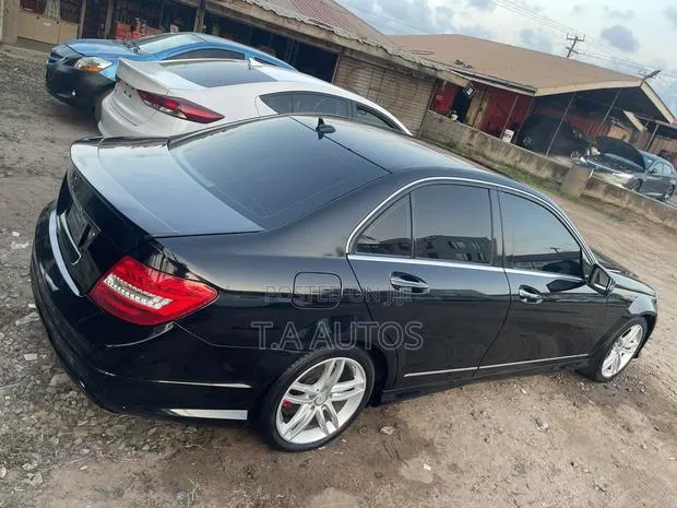 Mercedes-Benz C250 2014 Black · Photo 1
