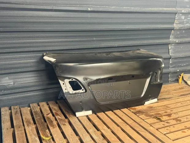 Nissan Sentra 2013-2018 Boot · Photo 1