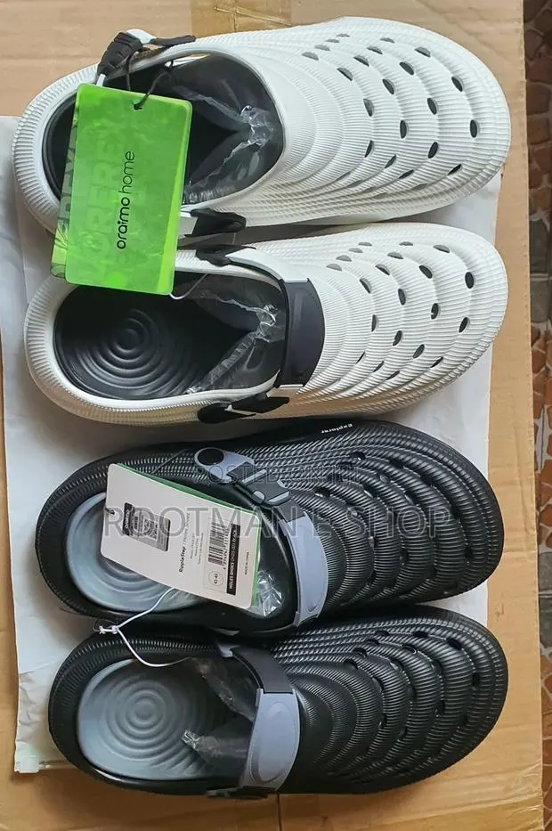 Comfortable Unisex Clogs · Photo 1