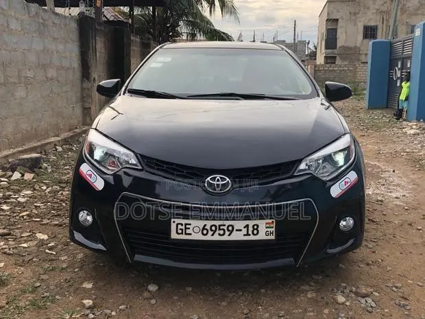 Toyota Corolla 2016 Black · Photo 1