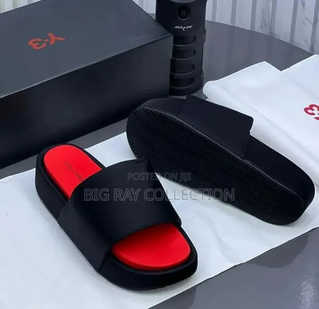 Y-3 Slippers · Photo 1