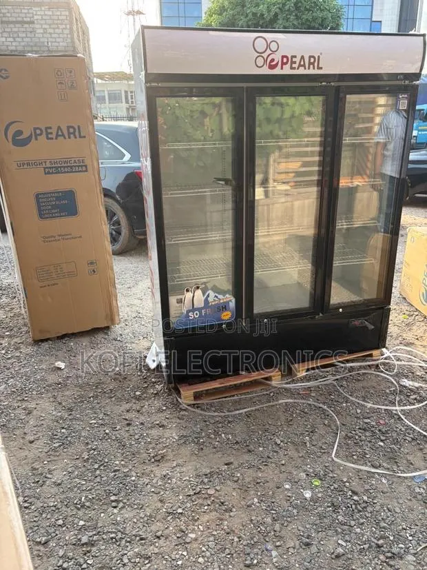 Pearl 950l Display Refrigerator Ideal for Shops Restaurants · Photo 1