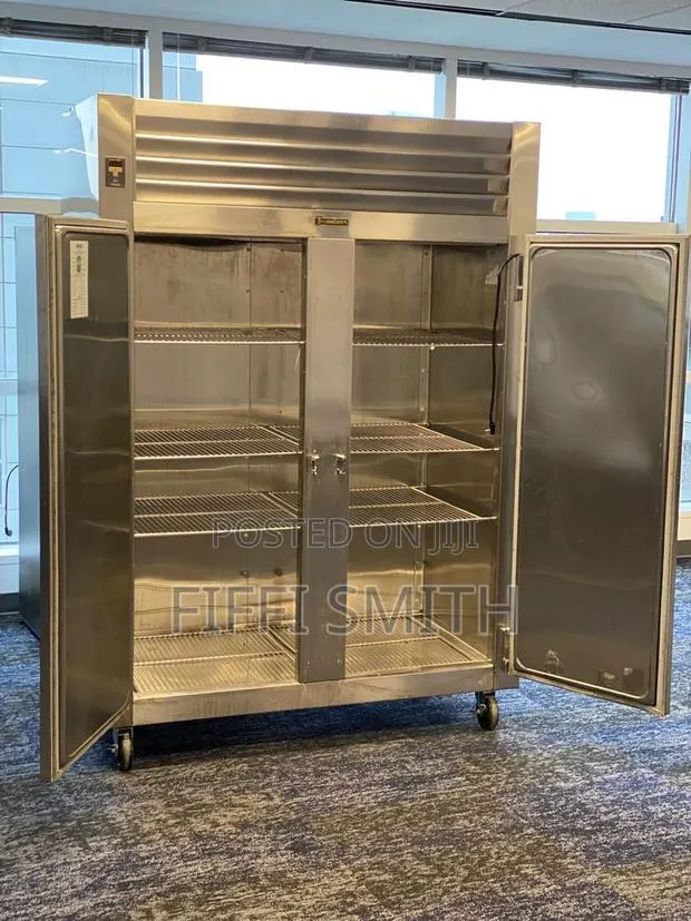Traulsen G22010 Top Mounted Reach-in Refrigerator · Photo 2