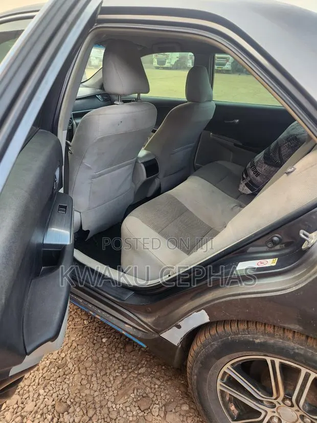 Toyota Camry LE 4dr Sedan (2.5L 4cyl 6A) 2013 Brown · Photo 1