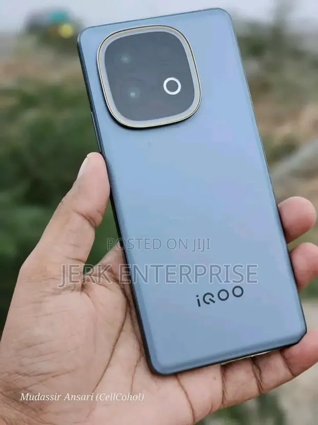 New Vivo iQOO Z10 Turbo+ 512 GB Black · Photo 1