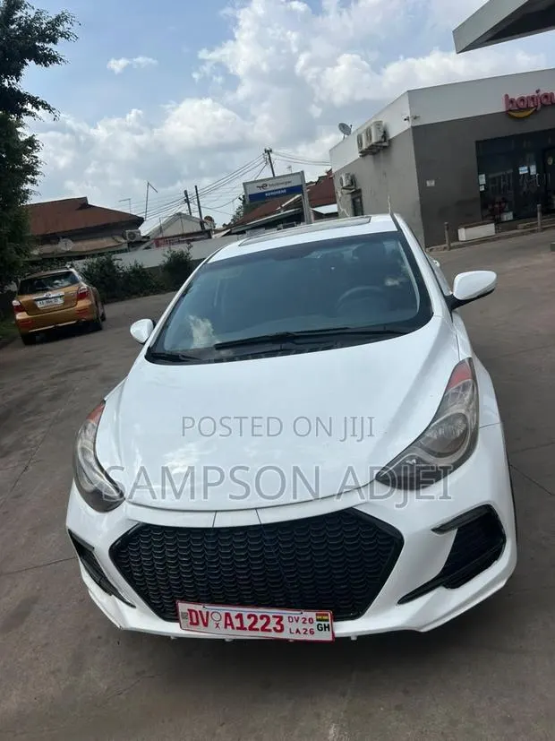 Hyundai Elantra Limited Sedan FWD (1.8L 4cyl 6A) 2013 White · Photo 1