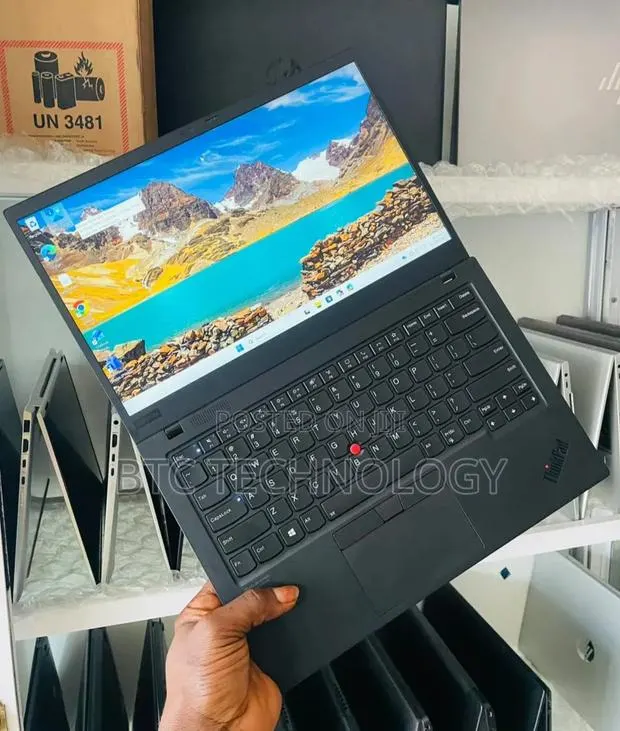 Laptop Lenovo ThinkPad X1 Carbon 16GB Intel Core i7 SSD 256GB · Photo 1