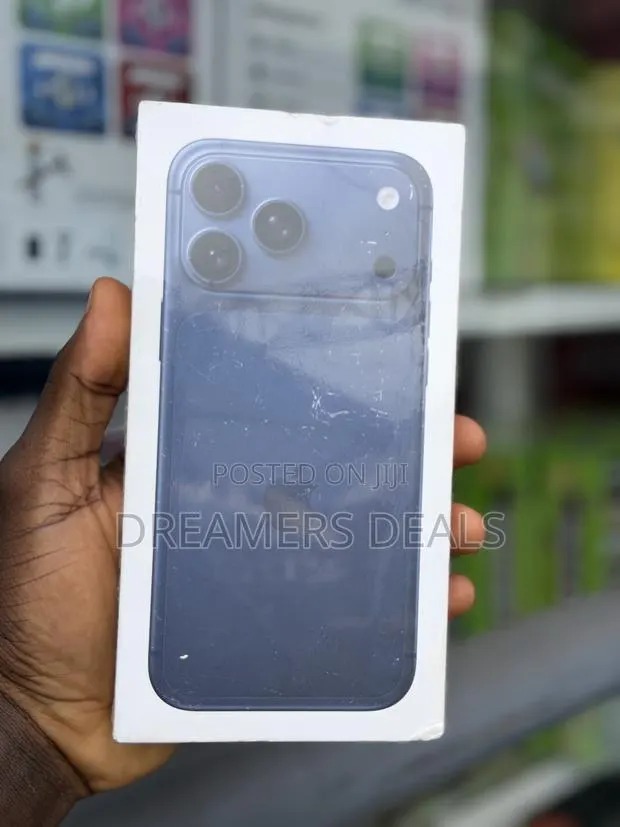 New Apple iPhone 17 Pro Max 256 GB Blue · Photo 1