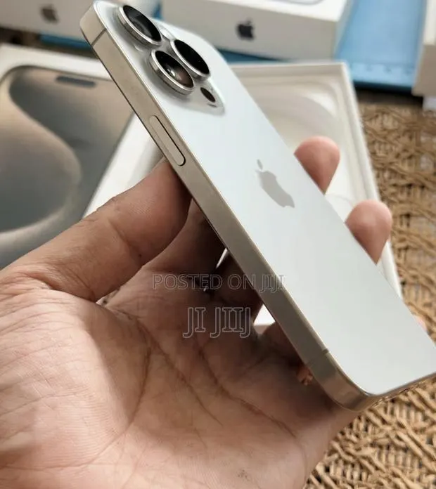 Apple iPhone 15 Pro 512 GB Gray · Photo 1