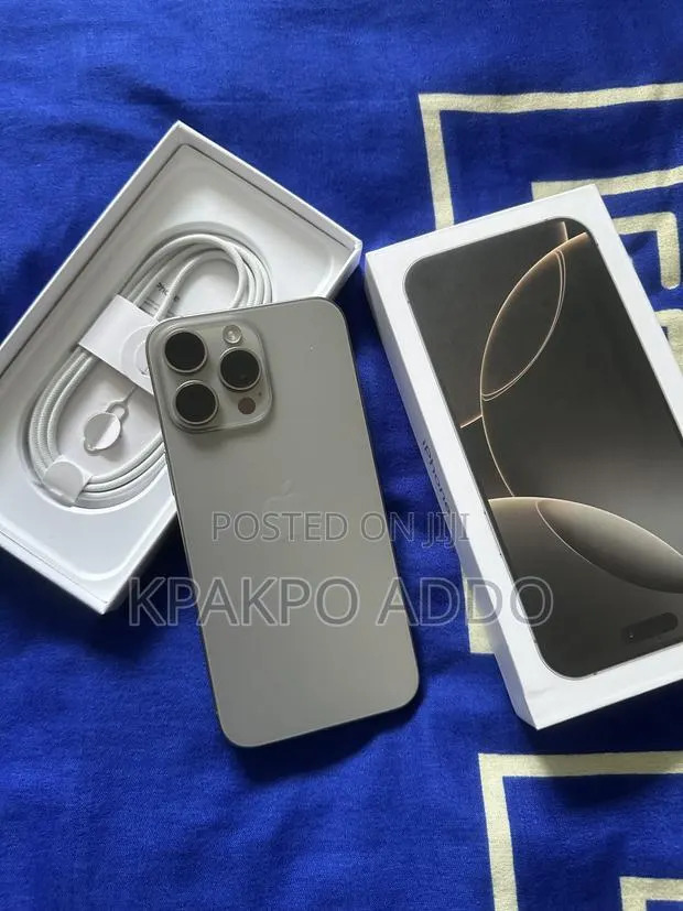 Apple iPhone 16 Pro Max 512 GB White · Photo 1