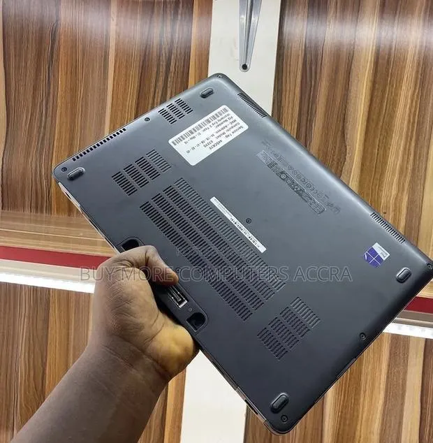 Laptop Dell Latitude E7270 8GB Intel Core i5 SSD 256GB · Photo 1