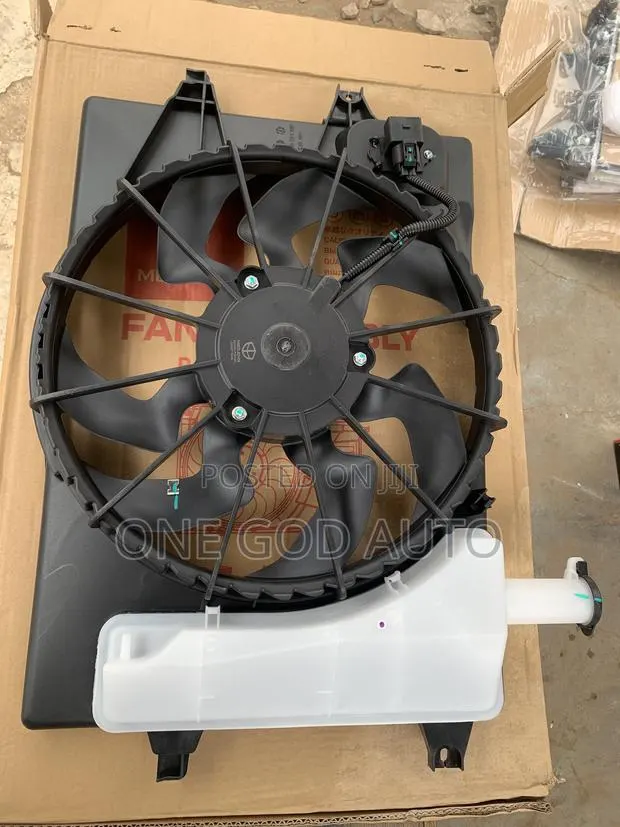 Hyundai Elantra 2018,2019,2020,2021,2022,2023,2024,2025, Fan · Photo 1