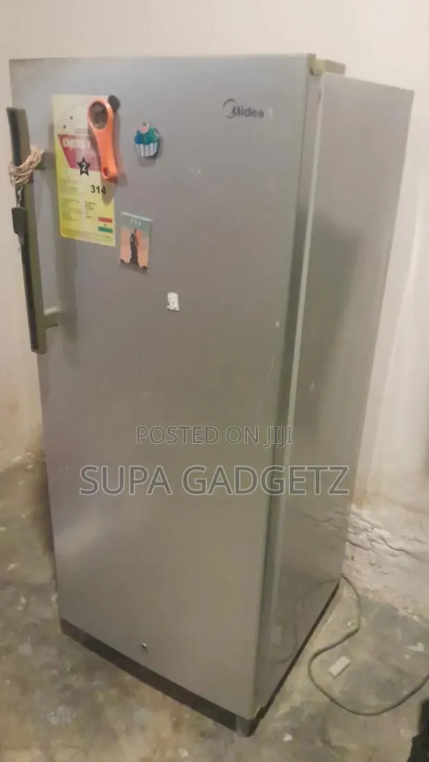 Midea Refrigerator With Freezer 181 Litre & Door Lock · Photo 1