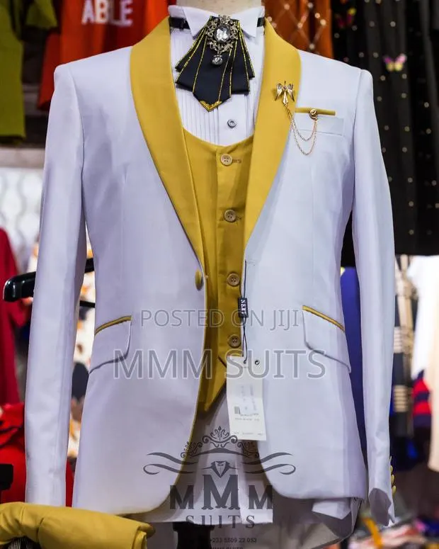 White and Gold 3-Piece Tuxedo Men Suit for Wedding · Photo 1