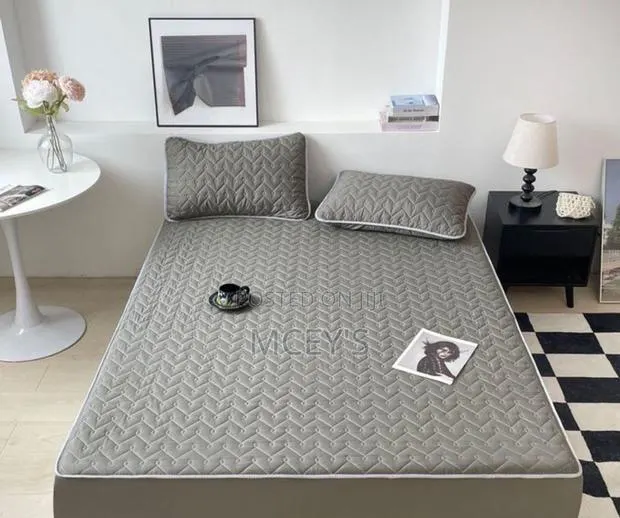 3 PCS Double Mattress Cover · Photo 1