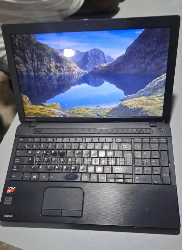 Laptop Toshiba A30 8GB Intel Core i5 HDD 500GB · Photo 1