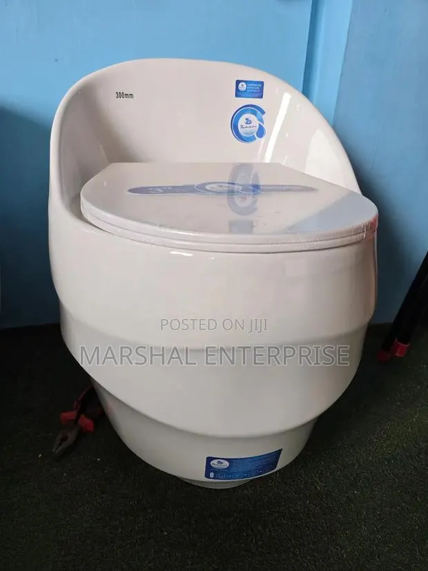 New Modern Toilet Seat · Photo 1