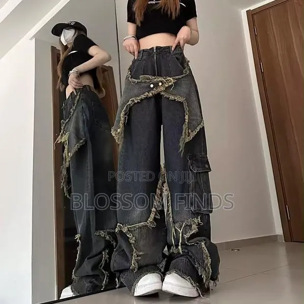 Boutique Standard Baggy Jeans for Unisex · Photo 1
