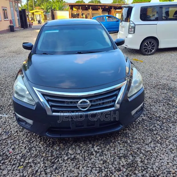 Nissan Altima 2015 Black · Photo 1