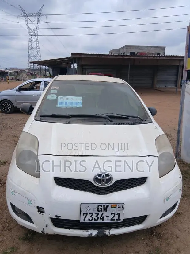 Toyota Vitz 1.0 FWD 3dr 2007 White · Photo 1
