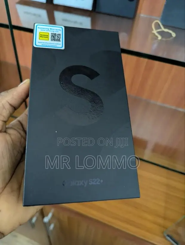 New Samsung Galaxy S22+ 5G 128 GB Black · Photo 1