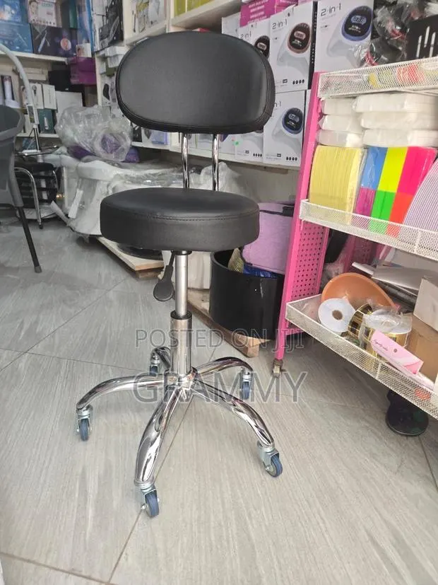 Adjustable Saloon Stool · Photo 1
