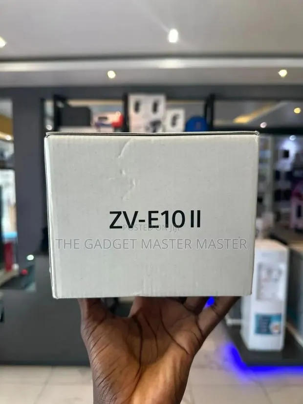 Sony Zv-E10 Ii Mirrorless Camera With 16-50mm Lens · Photo 1