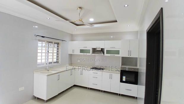 3bdrm House in E A Properties, School Junction for rent · Photo 2