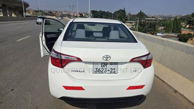 Toyota Corolla for Rent · Photo 2