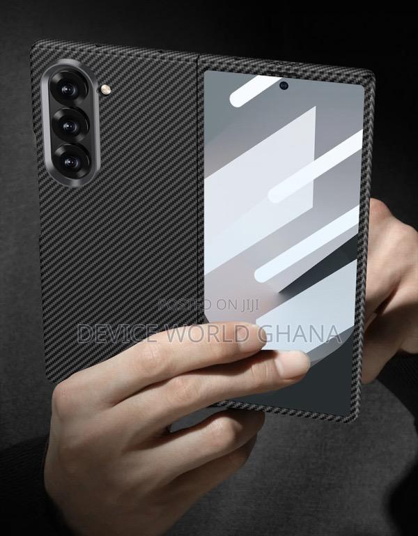 Mex Carbon Fiber Case Available for Samsung Z Fold 7 and 6 · Photo 3