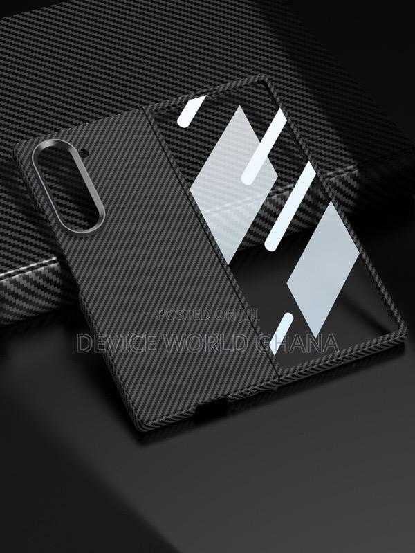Mex Carbon Fiber Case Available for Samsung Z Fold 7 and 6 · Photo 4