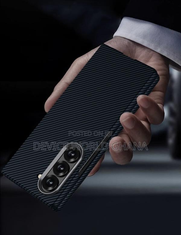 Mex Carbon Fiber Case Available for Samsung Z Fold 7 and 6 · Photo 5