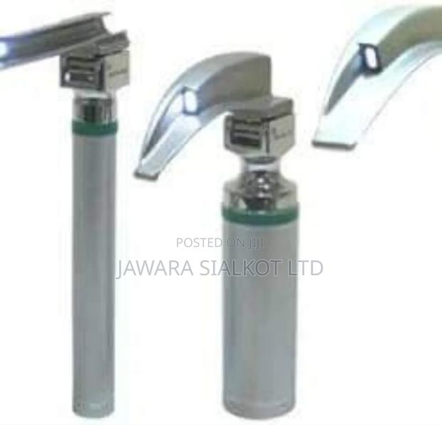 Fiber Optic Laryngoscope With 6 Blade Set · Photo 2