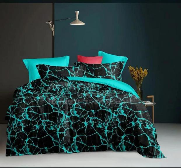 Tie and Dye Print Duvet Set · Photo 1
